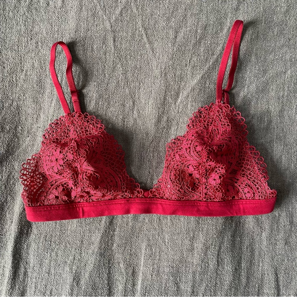 Beautiful Victoria’s Secret lace bralette